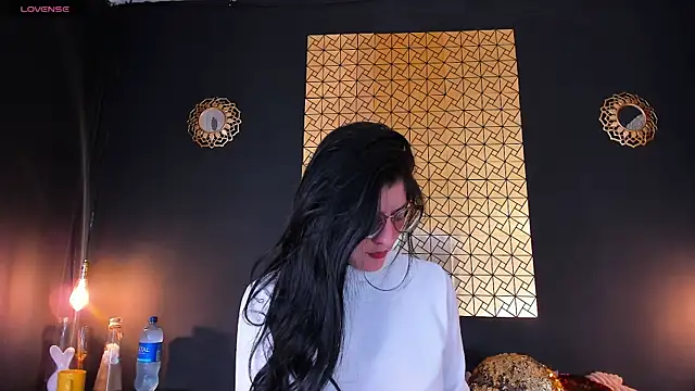Snapshot of caro_lyne_ chatting on 02-25-25, 02:04 caro lyne online show from 02-25-25, 02:04