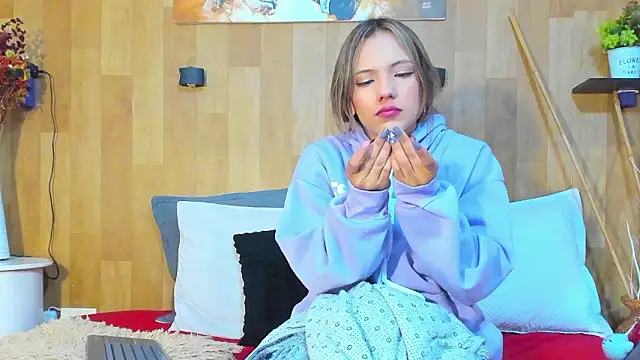 Snapshot of marianaa90 chatting on 02-21-26, 11:34 marianaa90 online show from 02-21-26, 11:34