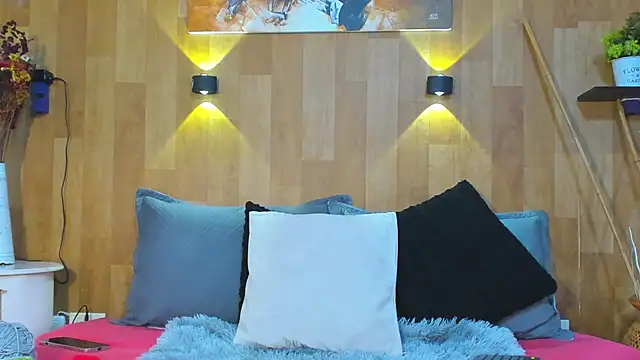 Snapshot of marianaa90 chatting on 02-13-26, 04:18 marianaa90 online show from 02-13-26, 04:18