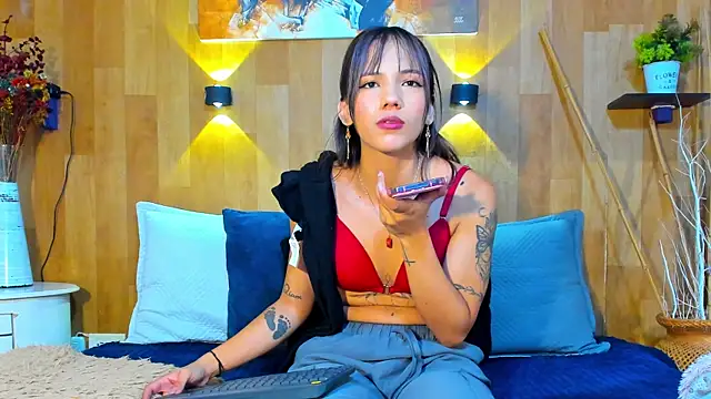 Snapshot of marianaa90 chatting on 04-30-26, 01:29 marianaa90 online show from 04-30-26, 01:29