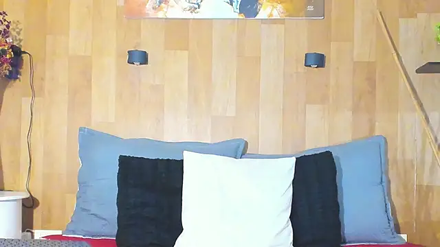 Snapshot of marianaa90 chatting on 02-28-26, 12:27 marianaa90 online show from 02-28-26, 12:27