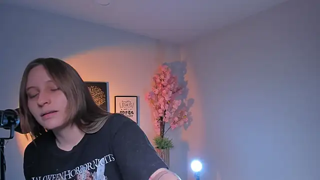 Snapshot of Siouxsie_cenobite chatting on 06-20-26, 11:15 Siouxsie cenobite online show from 06-20-26, 11:15