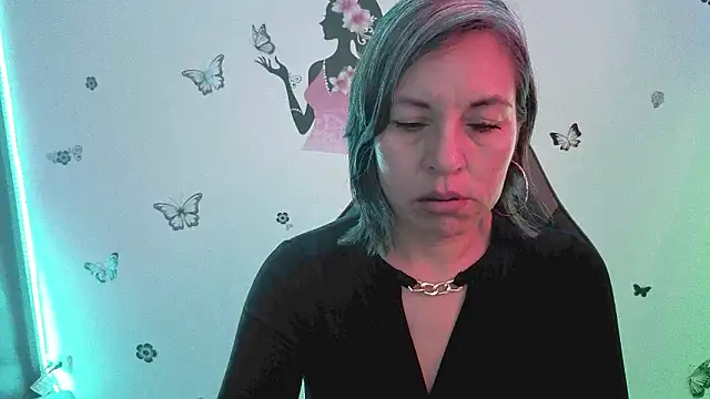 Lady breaks hearts online show from 03-27-26, 12:28