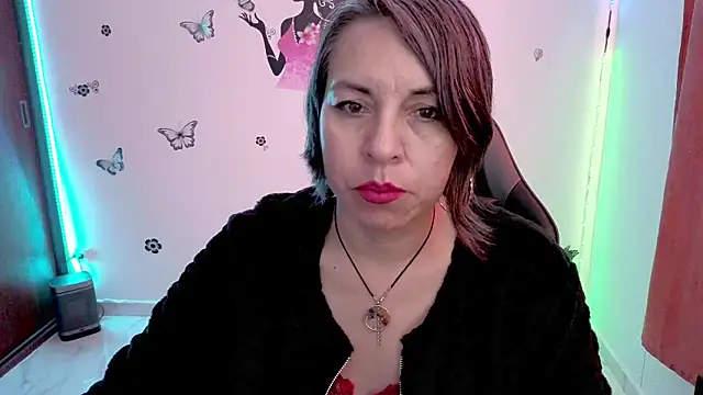 Snapshot of Lady_breaks_hearts chatting on 07-15-26, 01:40 Lady breaks hearts online show from 07-15-26, 01:40