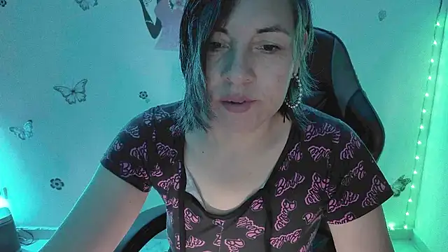 Lady breaks hearts online show from 03-15-26, 10:22