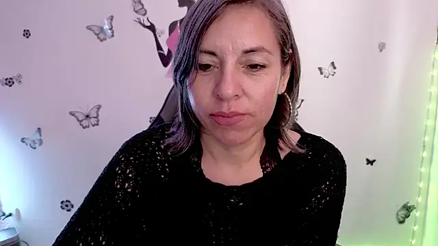 Snapshot of Lady_breaks_hearts chatting on 05-04-26, 02:09 Lady breaks hearts online show from 05-04-26, 02:09