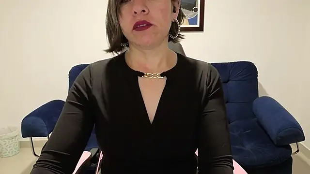 Lady breaks hearts online show from 12-14-25, 10:32