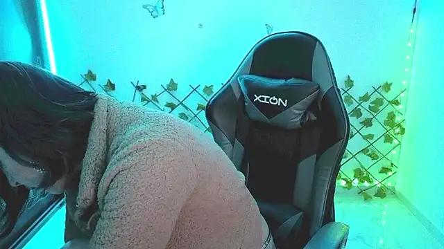 Lady breaks hearts online show from 02-14-26, 10:26