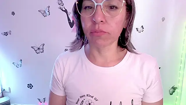 Lady breaks hearts online show from 04-10-26, 06:15