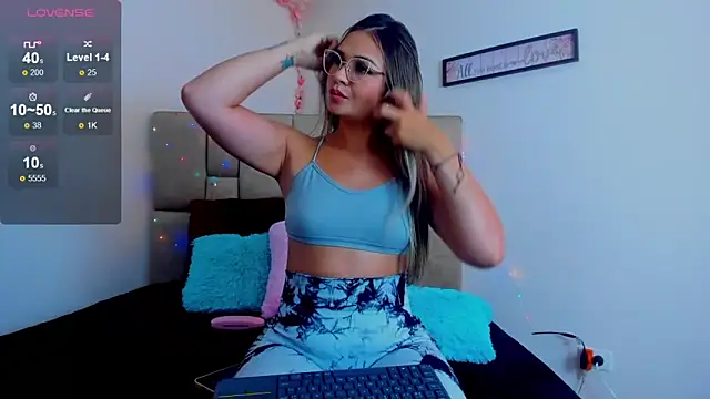 Snapshot of celeste_anderson chatting on 02-19-25, 07:59 celeste anderson online show from 02-19-25, 07:59