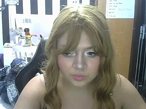 Snapshot of RuthBunny chatting on 06-10-26, 11:17 RuthBunny online show from 06-10-26, 11:17