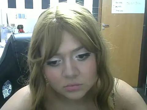 Snapshot of RuthBunny chatting on 06-11-26, 12:32 RuthBunny online show from 06-11-26, 12:32