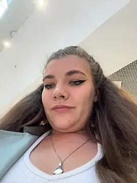 Snapshot of Holy_Tereza chatting on 06-24-26, 03:43 Holy Tereza online show from 06-24-26, 03:43