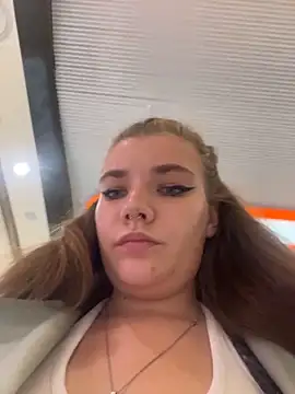 Snapshot of Holy_Tereza chatting on 06-17-26, 03:33 Holy Tereza online show from 06-17-26, 03:33