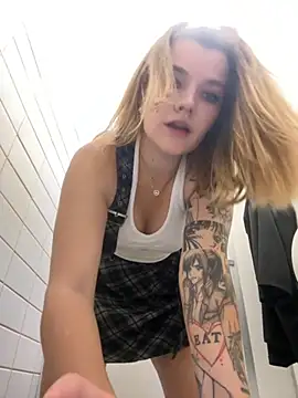 Snapshot of Holy_Tereza chatting on 09-20-25, 03:39 Holy Tereza online show from 09-20-25, 03:39