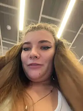 Snapshot of Holy_Tereza chatting on 06-19-26, 03:40 Holy Tereza online show from 06-19-26, 03:40