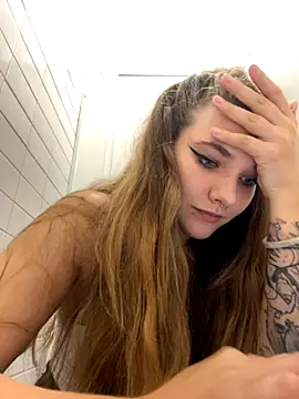 Snapshot of Holy_Tereza chatting on 10-03-25, 03:35 Holy Tereza online show from 10-03-25, 03:35