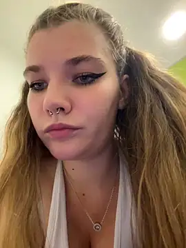 Snapshot of Holy_Tereza chatting on 10-01-25, 03:38 Holy Tereza online show from 10-01-25, 03:38