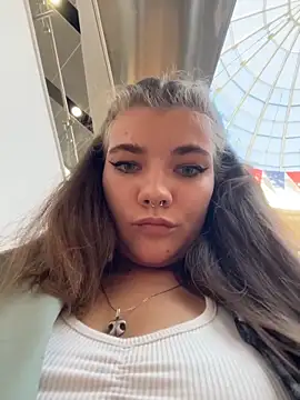 Snapshot of Holy_Tereza chatting on 06-20-26, 03:50 Holy Tereza online show from 06-20-26, 03:50