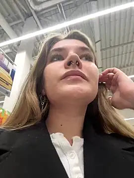 Snapshot of Holy_Tereza chatting on 03-04-25, 03:26 Holy Tereza online show from 03-04-25, 03:26