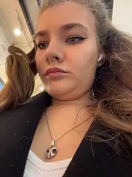 Snapshot of Holy_Tereza chatting on 05-26-26, 03:21 Holy Tereza online show from 05-26-26, 03:21