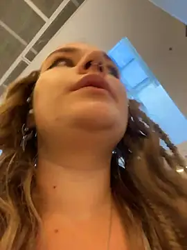 Snapshot of Holy_Tereza chatting on 07-18-26, 03:42 Holy Tereza online show from 07-18-26, 03:42