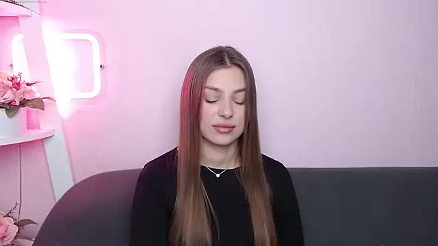Snapshot of MilanaAngelAs chatting on 04-18-26, 04:48 MilanaAngelAs online show from 04-18-26, 04:48