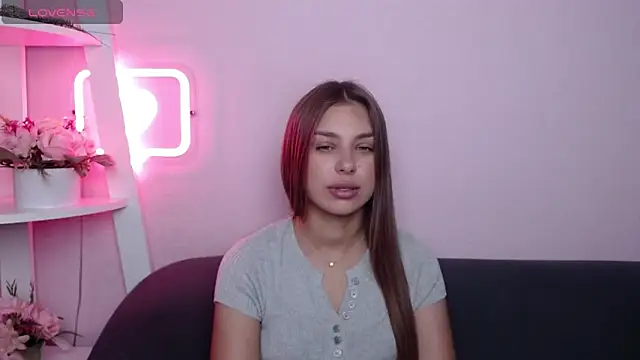 Snapshot of MilanaAngelAs chatting on 06-27-26, 04:51 MilanaAngelAs online show from 06-27-26, 04:51