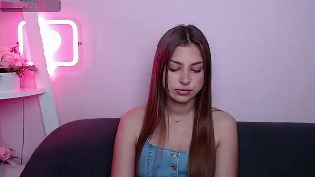 Snapshot of MilanaAngelAs chatting on 06-26-26, 05:02 MilanaAngelAs online show from 06-26-26, 05:02