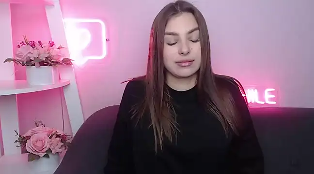 Snapshot of MilanaAngelAs chatting on 02-22-25, 05:44 MilanaAngelAs online show from 02-22-25, 05:44