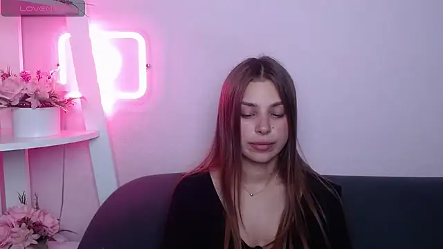 Snapshot of MilanaAngelAs chatting on 07-24-26, 04:58 MilanaAngelAs online show from 07-24-26, 04:58