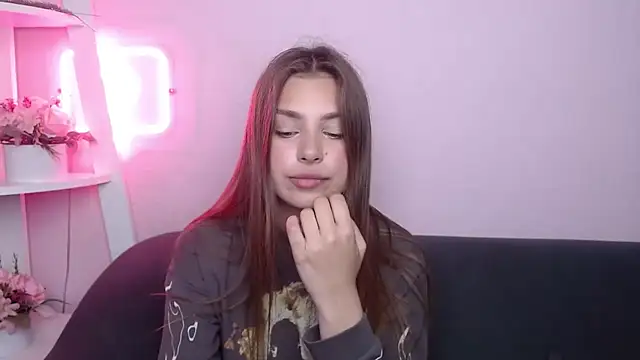 Snapshot of MilanaAngelAs chatting on 07-11-26, 04:57 MilanaAngelAs online show from 07-11-26, 04:57