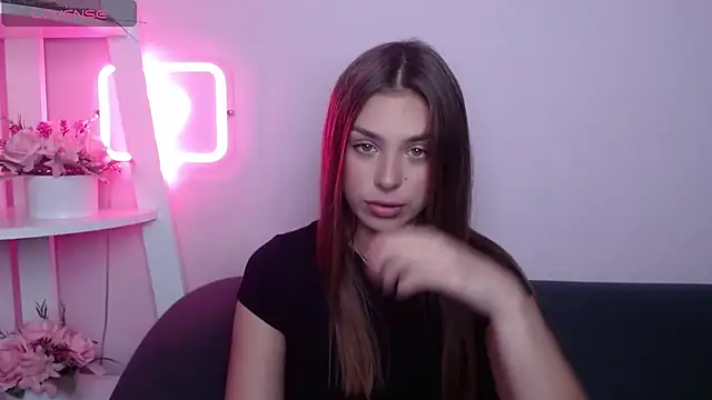 Snapshot of MilanaAngelAs chatting on 07-26-26, 04:41 MilanaAngelAs online show from 07-26-26, 04:41