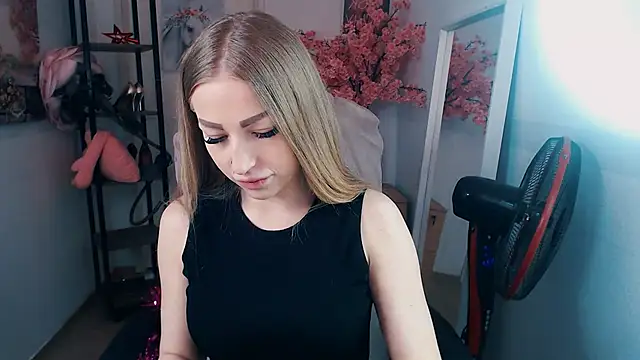 Snapshot of _KittyBoo chatting on 02-05-25, 08:00  KittyBoo online show from 02-05-25, 08:00