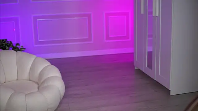 EvaZane online show from 10-27-25, 08:32