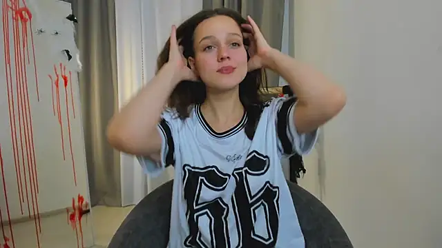 Addelin Moon online show from 10-24-25, 04:17