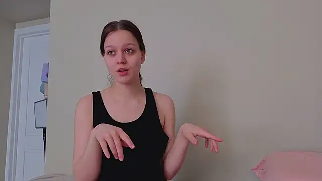 Addelin Moon online show from 04-18-26, 09:55