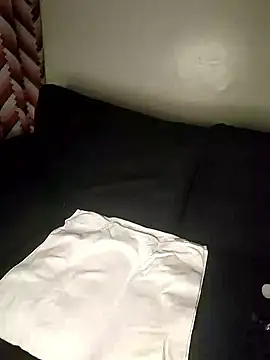 Snapshot of KikiLovesD chatting on 01-11-26, 08:54 KikiLovesD online show from 01-11-26, 08:54