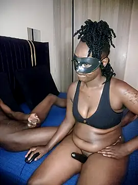 Snapshot of KikiLovesD chatting on 11-13-25, 07:56 KikiLovesD online show from 11-13-25, 07:56