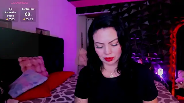 charlottemeyerr online show from 11-24-25, 07:36