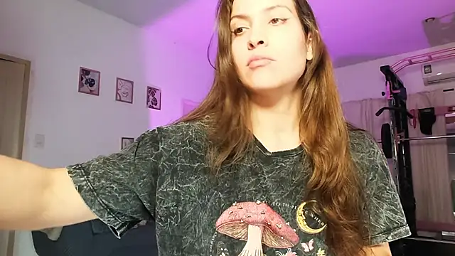 Snapshot of Melisa_cream chatting on 05-18-26, 02:23 Melisa cream online show from 05-18-26, 02:23