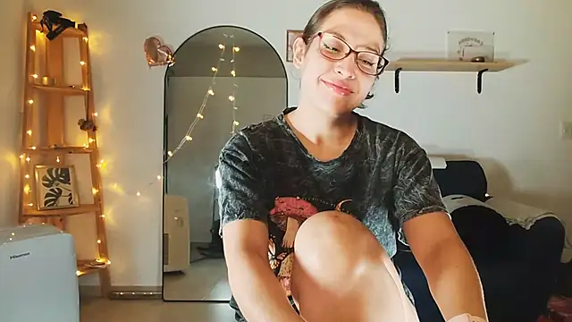 Snapshot of Melisa_cream chatting on 03-14-25, 02:42 Melisa cream online show from 03-14-25, 02:42