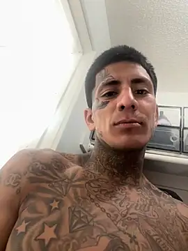 Snapshot of Papinine6 chatting on 10-21-25, 10:03 Papinine6 online show from 10-21-25, 10:03