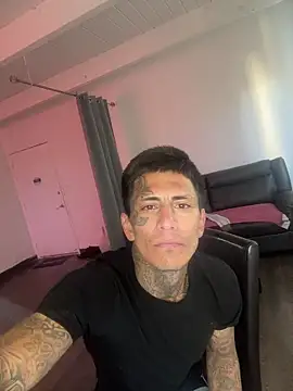 Snapshot of Papinine6 chatting on 10-30-25, 05:32 Papinine6 online show from 10-30-25, 05:32