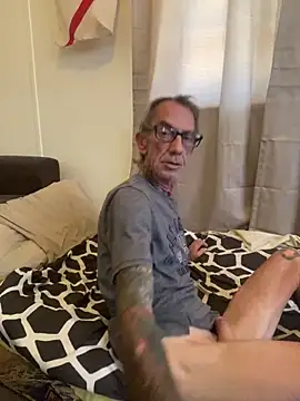 hhhorniee online show from 12-20-25, 03:42