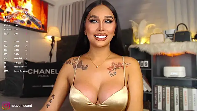 Snapshot of Angela_foxx chatting on 02-16-25, 03:05 Angela foxx online show from 02-16-25, 03:05