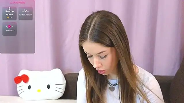 Snapshot of ellie_kramer chatting on 07-14-26, 06:14 ellie kramer online show from 07-14-26, 06:14