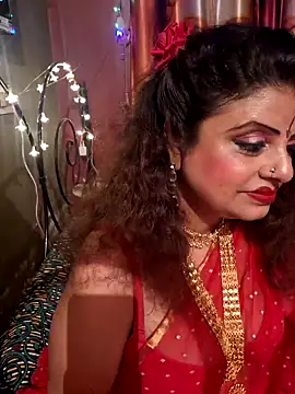 Snapshot of Maaya66 chatting on 01-02-25, 04:56 Maaya66 online show from 01-02-25, 04:56