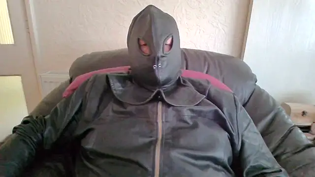 Snapshot of Leatherman63 chatting on 07-04-26, 06:20 Leatherman63 online show from 07-04-26, 06:20