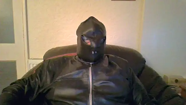 Snapshot of Leatherman63 chatting on 12-20-25, 08:28 Leatherman63 online show from 12-20-25, 08:28